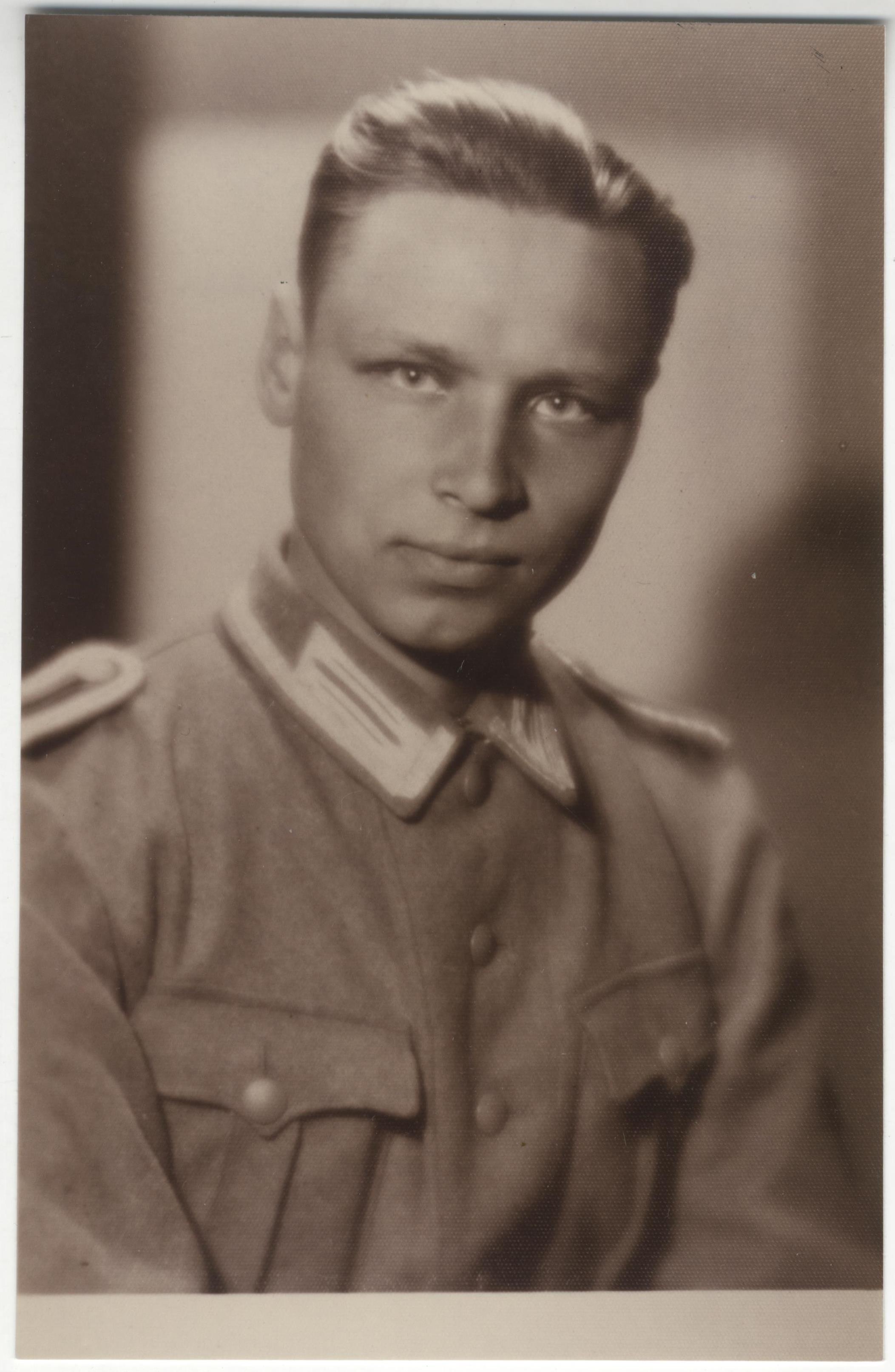 Arnis Ķeksis Cēsu kara slimnīcā, fotogrāfs nav zināms, 1944. gada aprīlis – maijs.