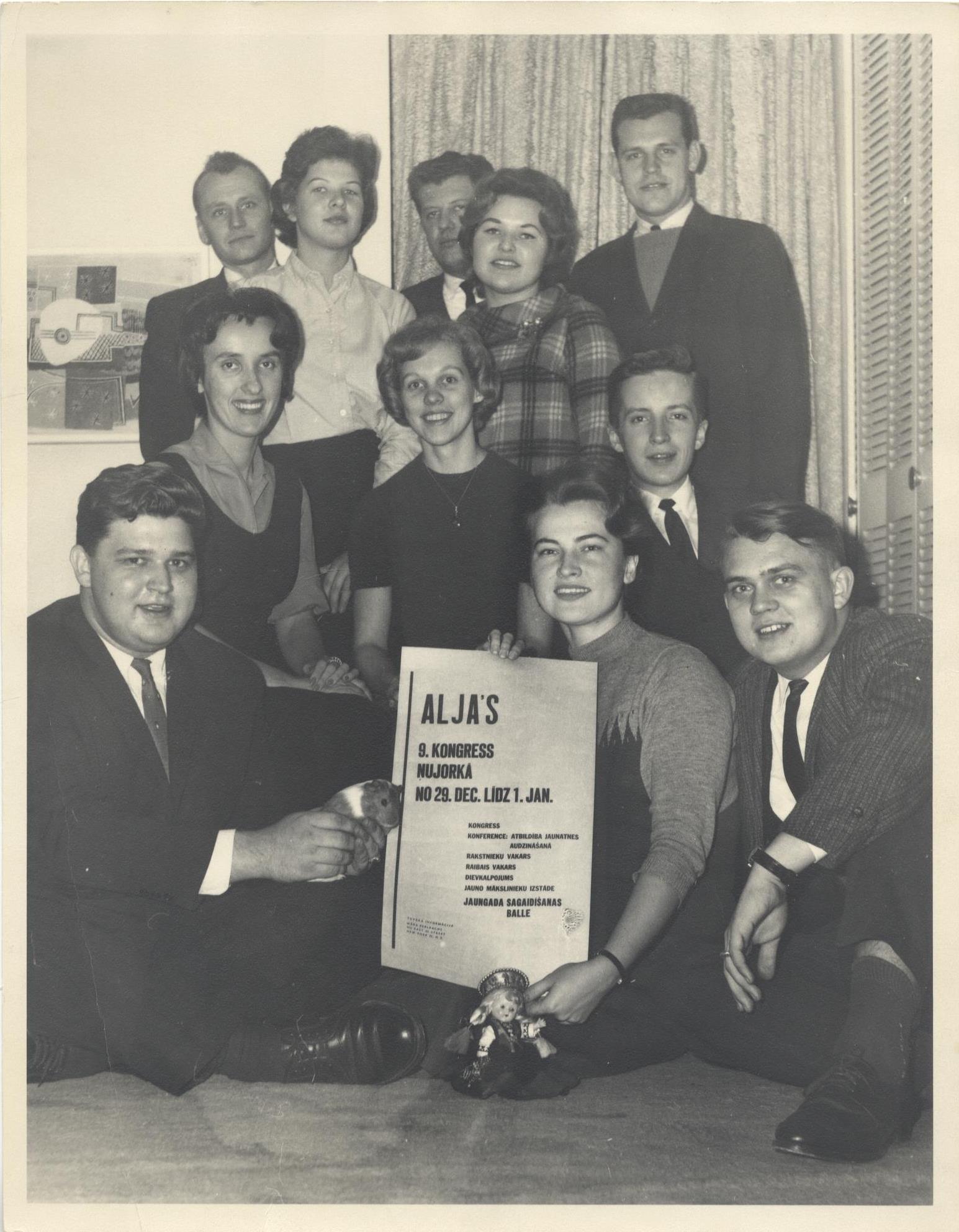 ALJA 9. kongresa rīkotāji, Uldis Ivars Grava – pirmais no kreisās, Ņujorka, 1961. gads, autors nav zināms. LNA_LVA, F2928_2-v_6, 1. lp.