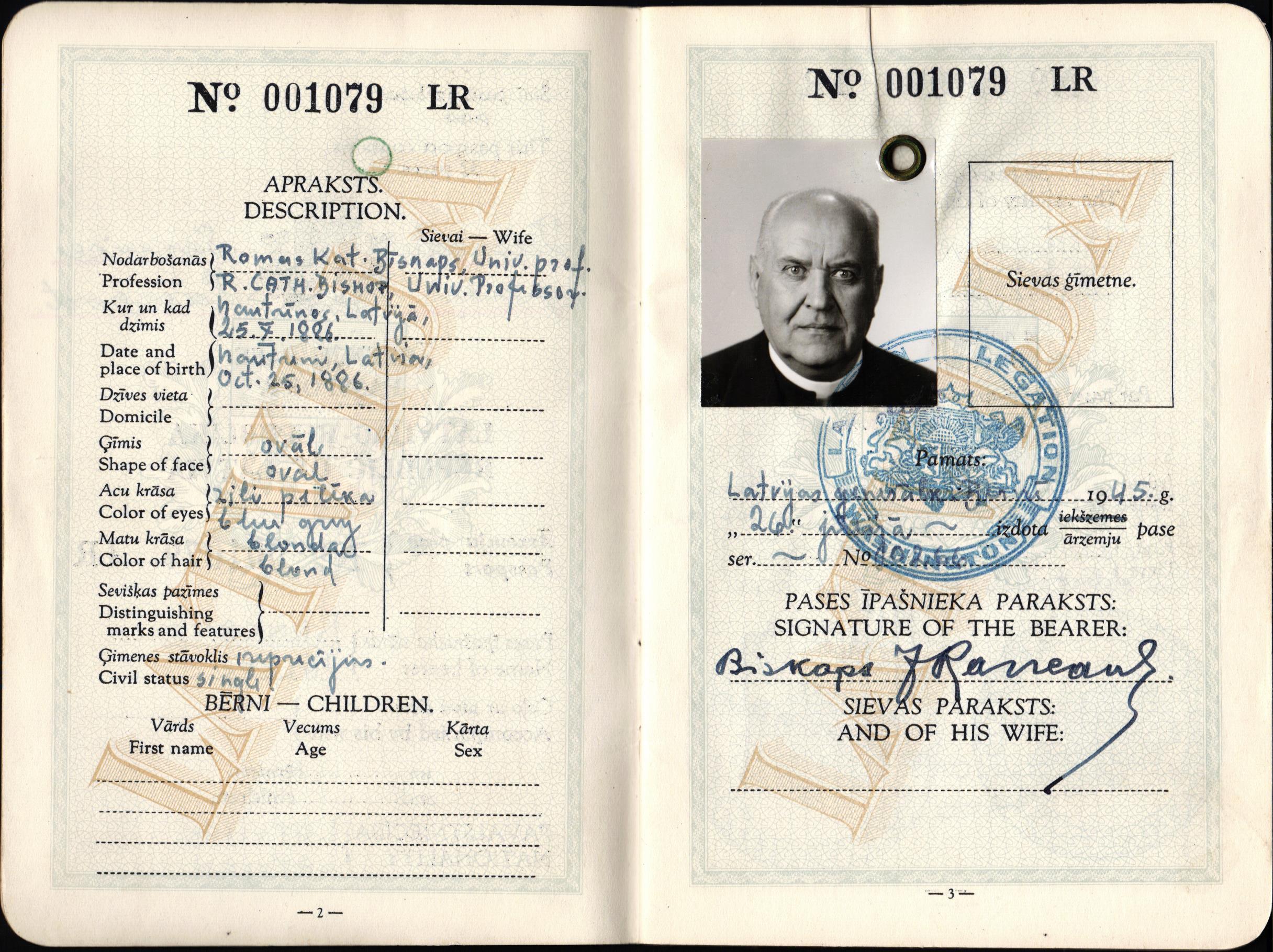 Bīskapa Jāzepa Rancāna Latvijas Republikas ārzemju pase, dienesta pase. Izdota 1945. gada 26. jūnijā.