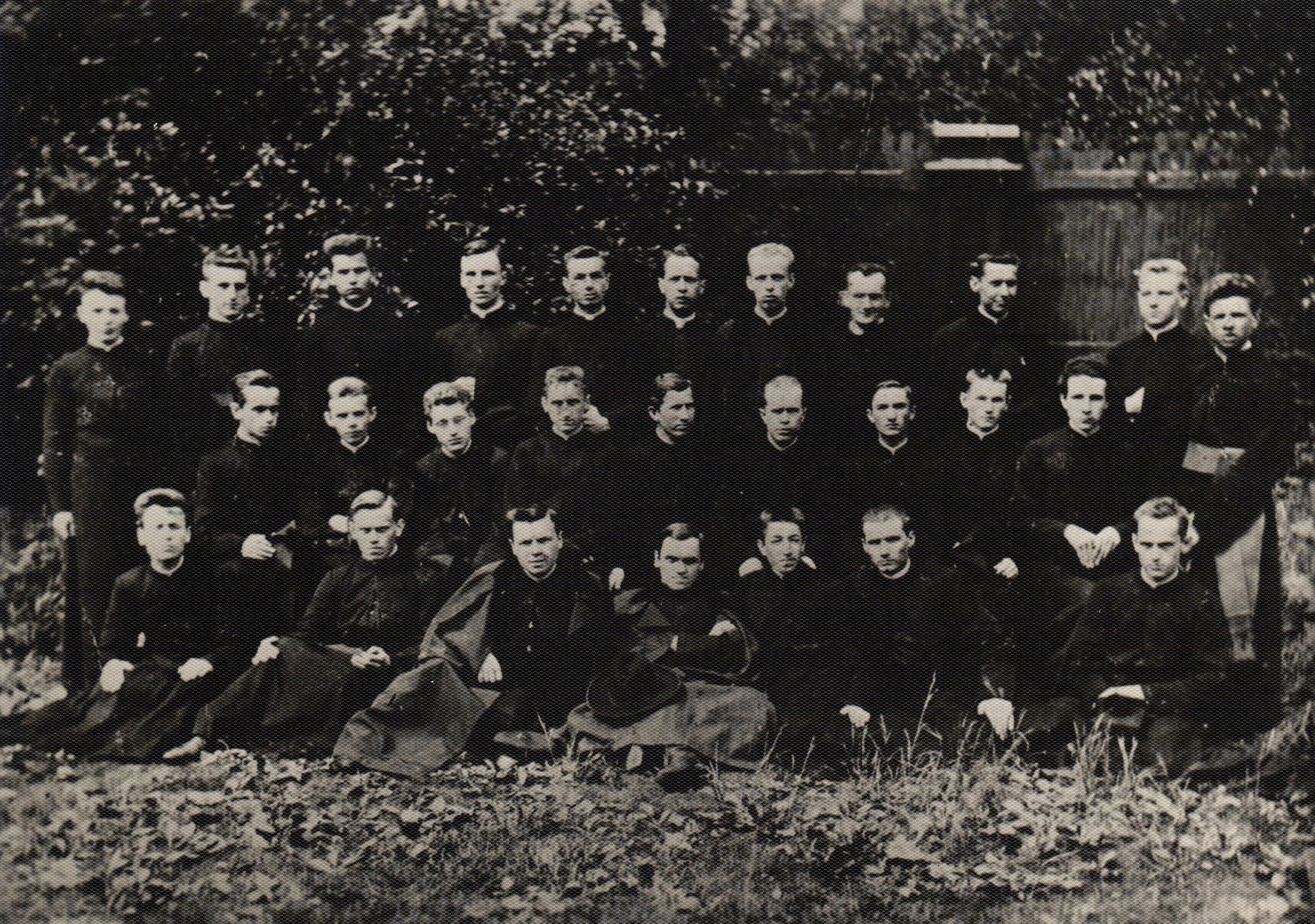 Jāzeps Rancāns, no kreisās 3. rindā 3., semināristu vidū. 20. gadsimta sākums.