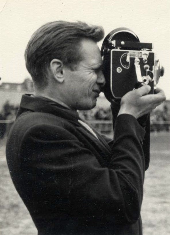 Manfrēds Zīverts fotografē. 1950. gadi.